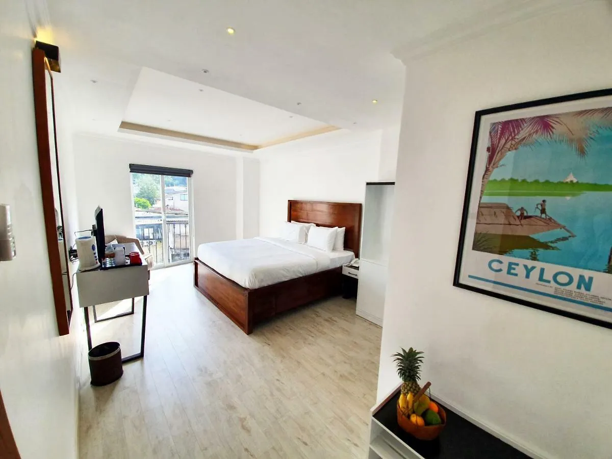**  Bed Station 210 Hotel Kandy Sri Lanka