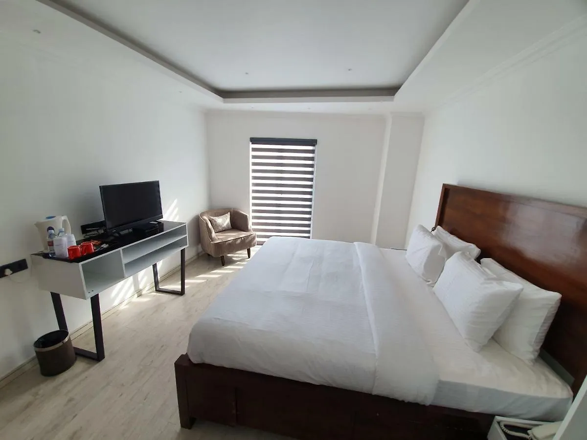 Bed Station 210 Hotel Kandy