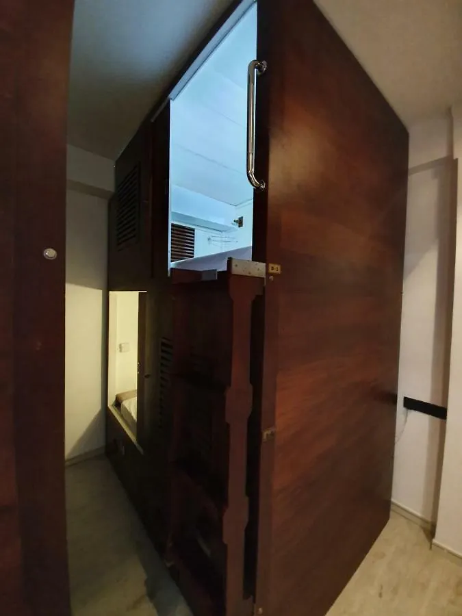 Hotel Bed Station 210 Kandy
